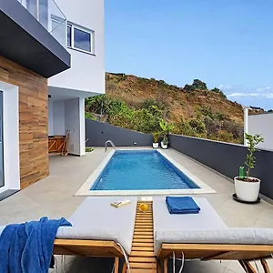https://villa-omar-by-mhm.madeira-islandshotels.com